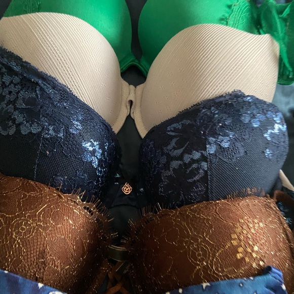 New VS bras 34B - Picture 1 of 3